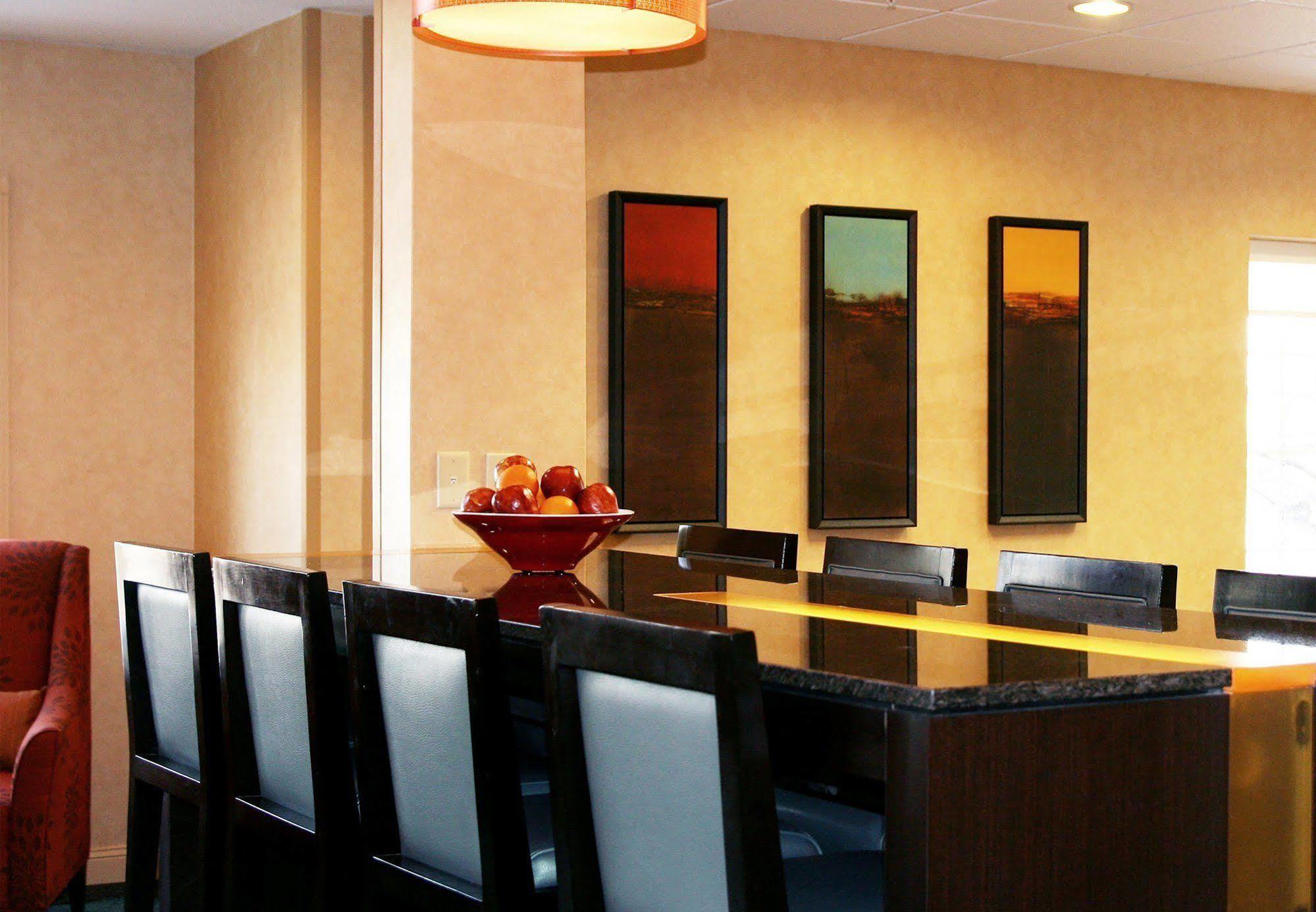 Residence Inn By Marriott Buffalo Galleria Mall Cheektowaga Restoran gambar